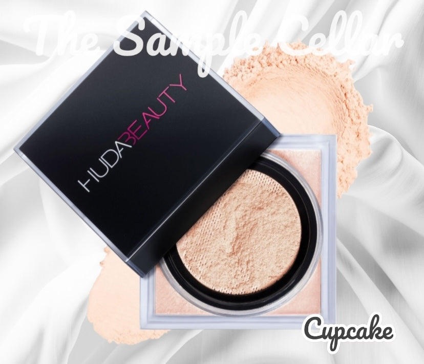 Huda Beauty - Easy Bake Loose Powder